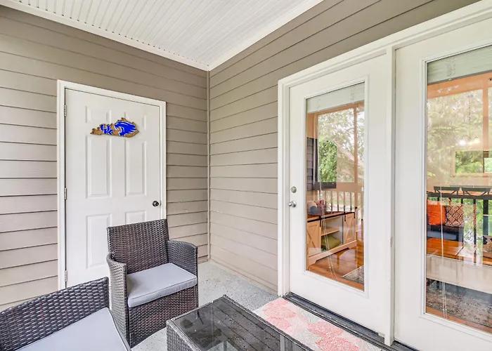 Snowbirds Welcome: Foley Condo W/ Pool Access