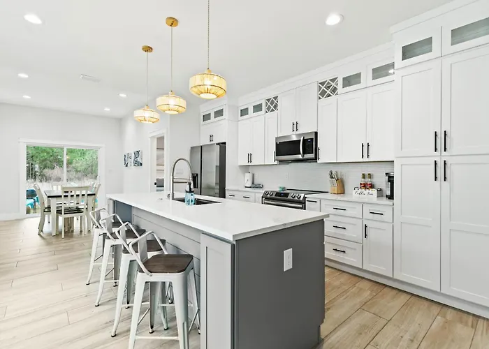 Beachy Cottage Near Sports Complex Owa Beaches Shopping Restaurants Mini Golf Central To All The Fun Foley Has To Offer